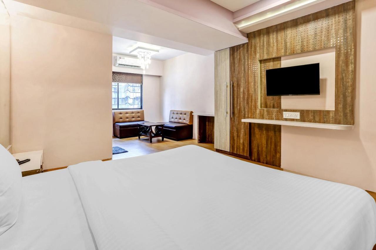 Oyo Flagship 83396 Hotel Vinyasa Residency Mumbai Ngoại thất bức ảnh